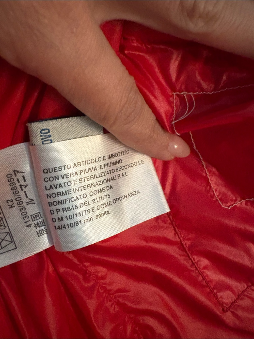 Moncler Red Down Puffer Vest Sz 1 Ski Patch Varsity M Appliqué Rare - Picture 12 of 15